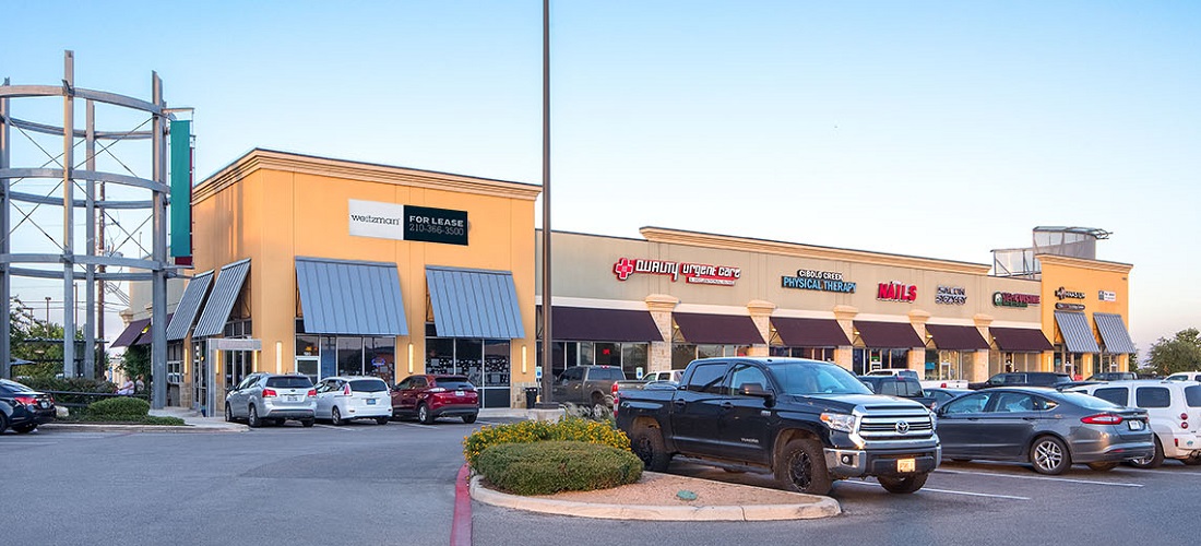 Shopping Center in Schertz Four Oaks Plaza Shopping Center